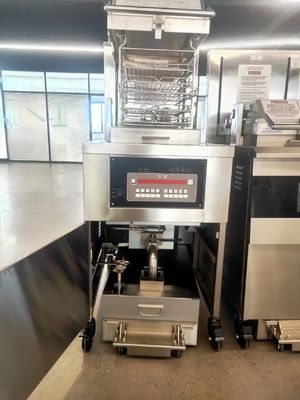 8HD Electric 17KW 380V 55L 5 Fry Tray Grote Productiviteit Broaster Chicken Pressure Fryer