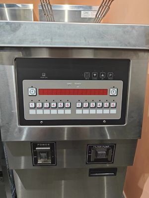 Gasverwarming 220V Digitaal computerpaneel Eén pot Twee manden Open Deep Fryer