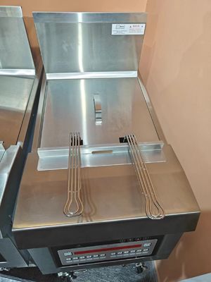 Gasverwarming 220V Digitaal computerpaneel Eén pot Twee manden Open Deep Fryer
