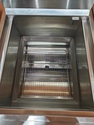 Gasverwarming 220V Digitaal computerpaneel Eén pot Twee manden Open Deep Fryer