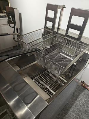 21.4KW Dubbel Tank 11.6L+21.5L Digitaal Computerpaneel Elektrische chips Open Fryer Machine