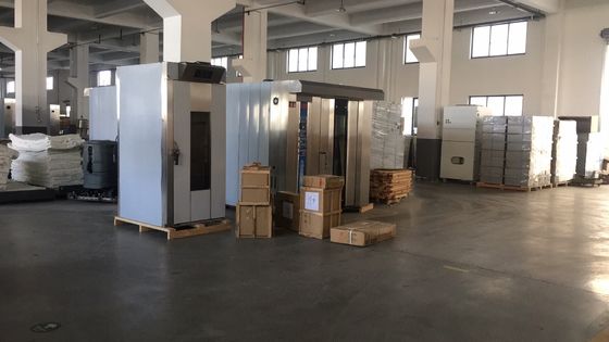 Elektrisch gas Diesel olie 380V/220V 32 bakken Bakkerij Roterende oven met bakken en trolley