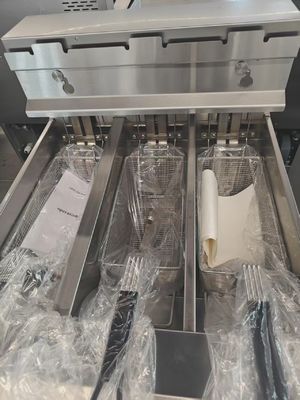 Digitaal computerpaneel 3 potten 3 manden 21 kW elektrische open chips fryer