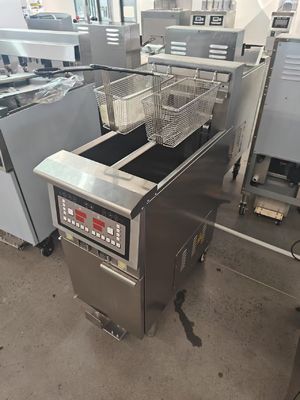 Twee potten Twee manden 7.5L*2 Kleine capaciteit 14kw Olie besparen Elektrische open frituur met oliefiltratie